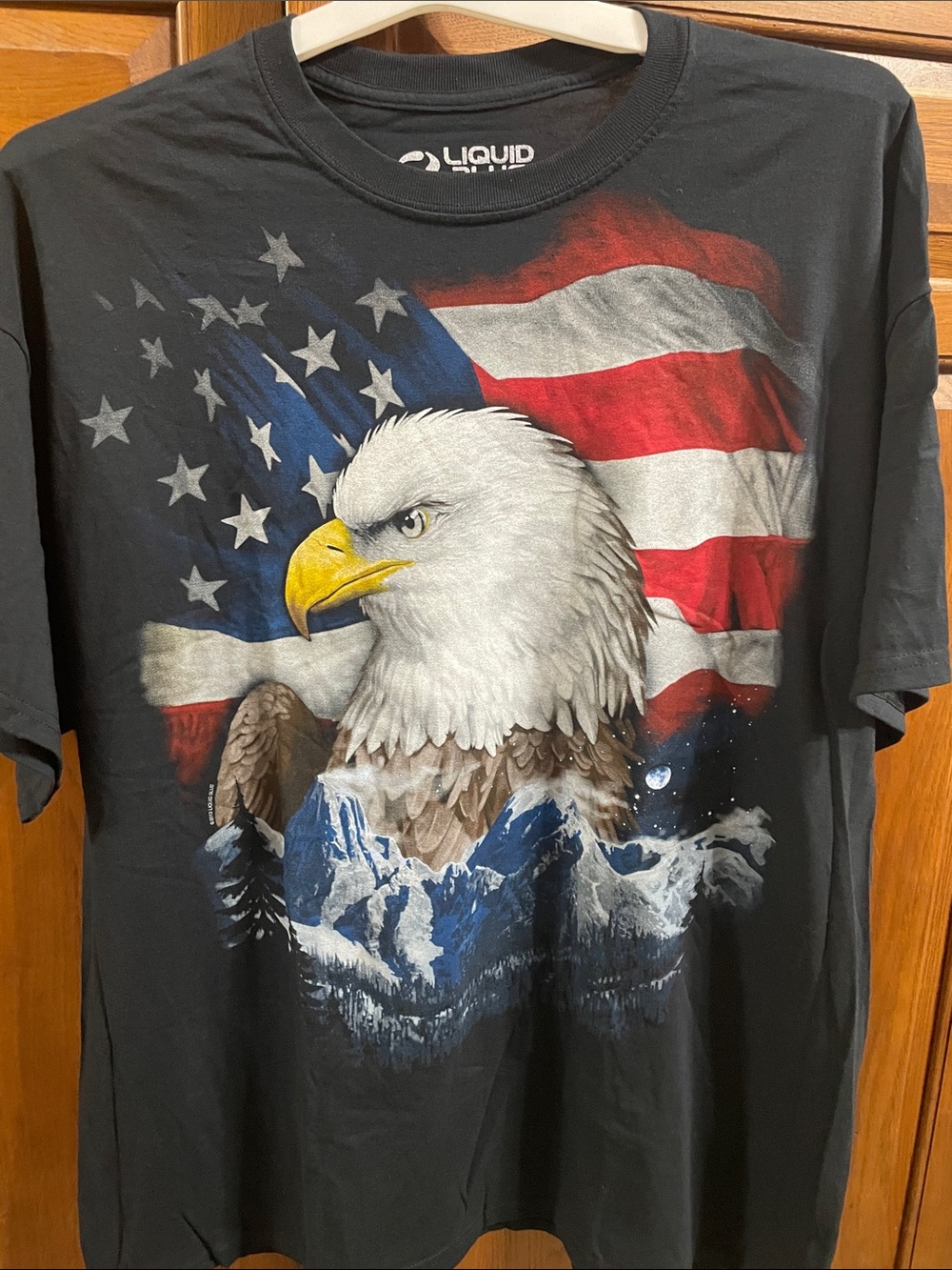 Liquid Blue Black Patriotic Bald Eagle & American Flag Graphic Tee NWOT Sz.2XL